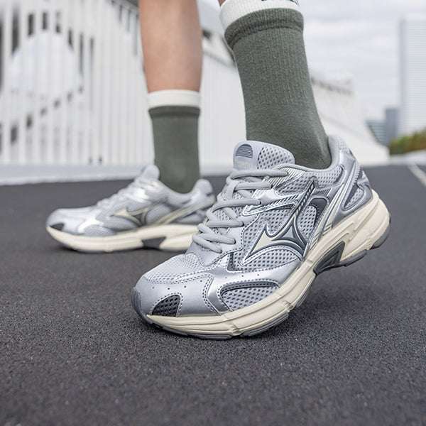 Mizuno Speed 2K silver gray
