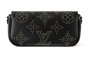 LOUIS VUITTON Black.