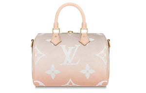 حقيبة Louis Vuitton Speedy Bandoulière بتصميم وردي متدرج.