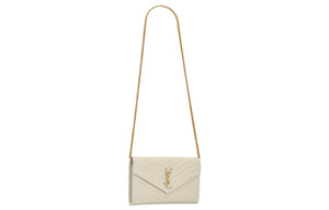 حقيبة Saint Laurent Wallet on Chain بلون أوف وايت أنيق.