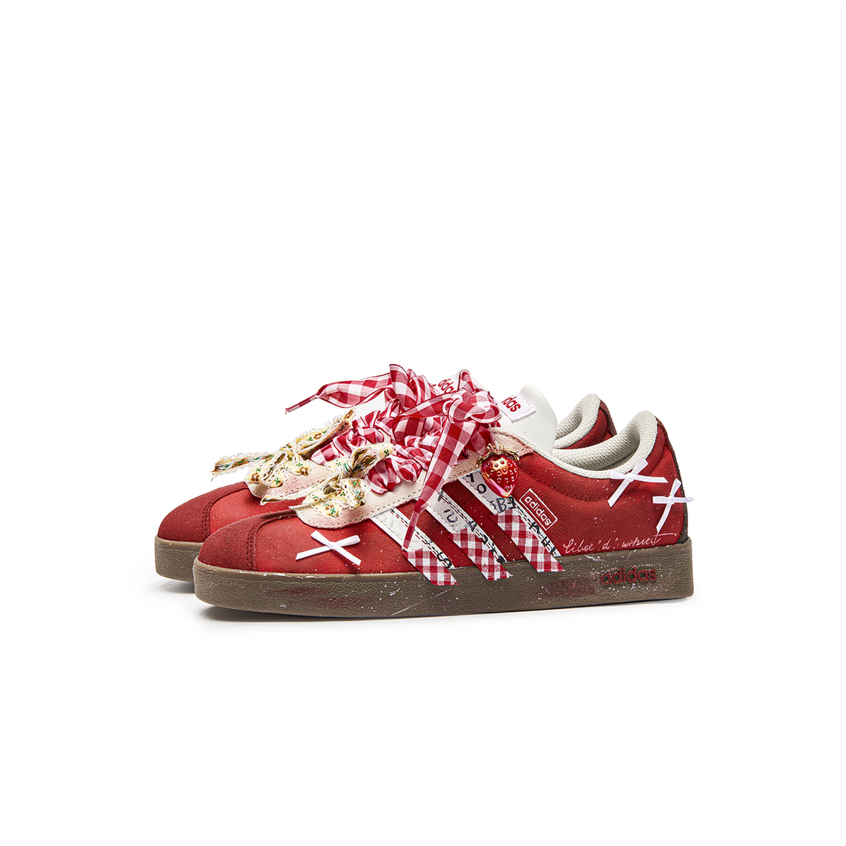 احذية رياضية مخصصة أحمر بني بشعار اديداس من الأمام