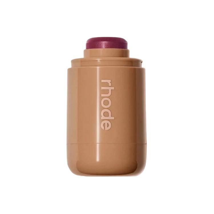 أحمر خدود كريمي Pocket Blush من Rhode لمظهر طبيعي.
