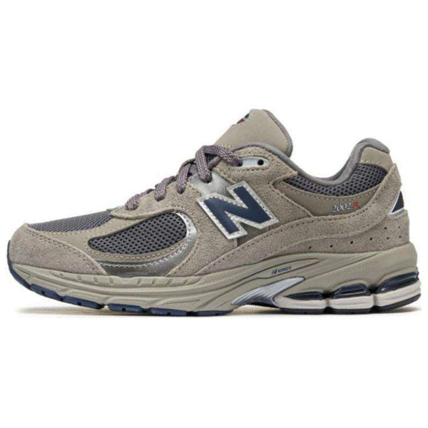 New Balance 2002R Teenager Running Shoes (Gray/Black Leatherette)