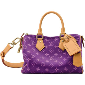 حقيبة Speedy 25 من Louis Vuitton باللون البنفسجي المميز.