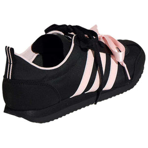 حذاء Sneakers أسود بفيونكة Pink ستان أنيقة.
