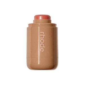 أحمر خدود كريمي Pocket Blush من Rhode لمظهر طبيعي.