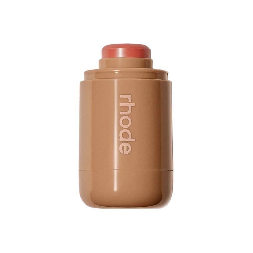 أحمر خدود كريمي Pocket Blush من Rhode لمظهر طبيعي.