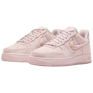 حذاء Nike Air Force 1 وردي شمواه نسائي.