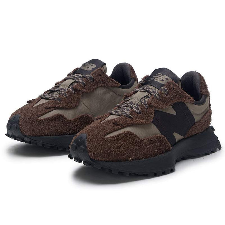 حذاء نيو بالانس NB 327 بني بشبكة تنفس ونعل مطاطي لمظهر كلاسيكي وعصري