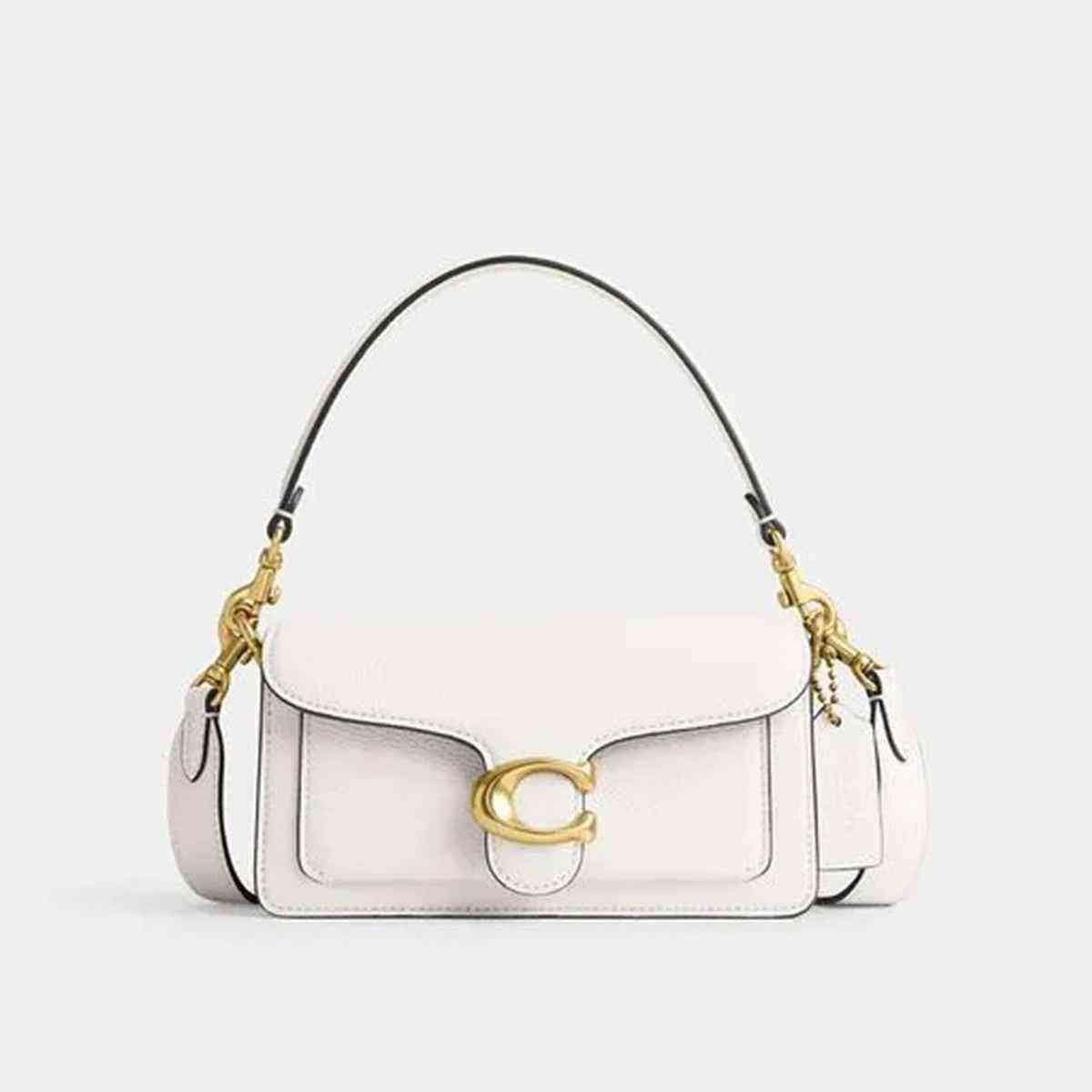 حقيبة Coach Tabby Shoulder Bag جلد بلون أبيض.