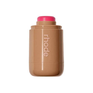 أحمر خدود كريمي Pocket Blush من Rhode لمظهر طبيعي.
