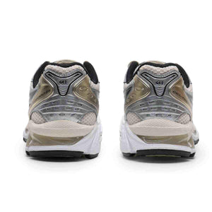 حذاء رياضي ASICS GEL-KAYANO 14 بلون فضي Birch Pure Silver.
