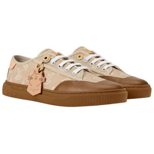 حذاء Sneakers من Louis Vuitton بتصميم Catogram ولون بني.
