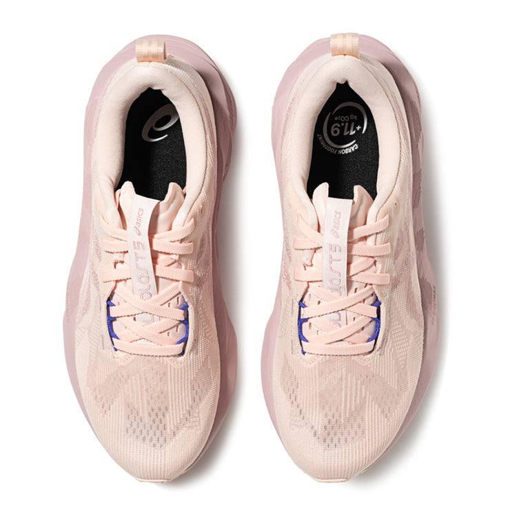 ASICS NOVABLAST Lightweight.