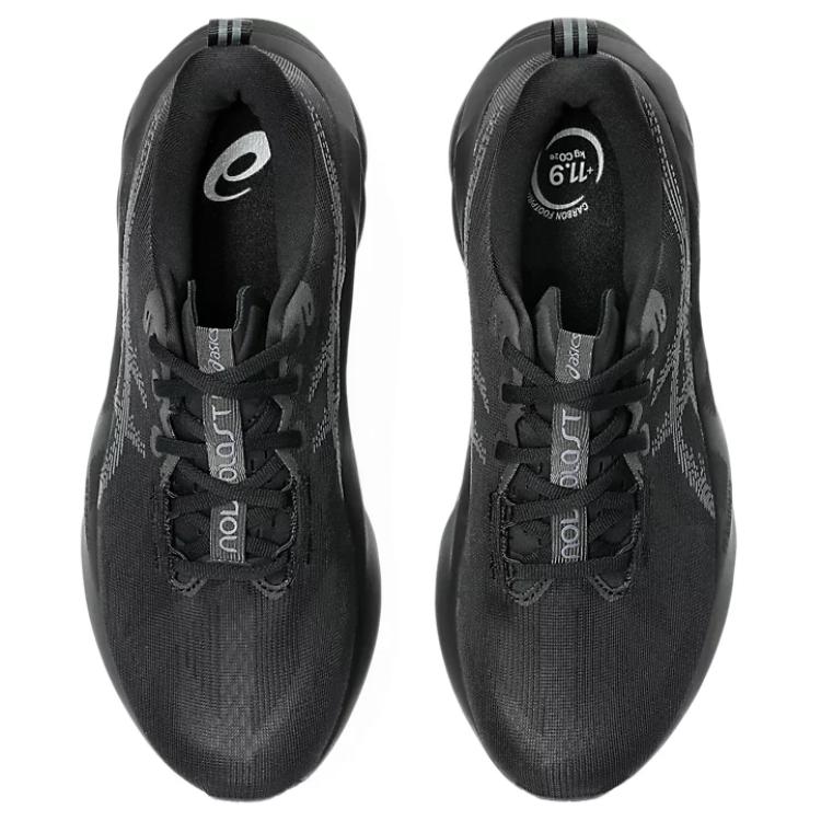 حذاء رياضي Asics باللون الأسود بالكامل وتصميم مريح