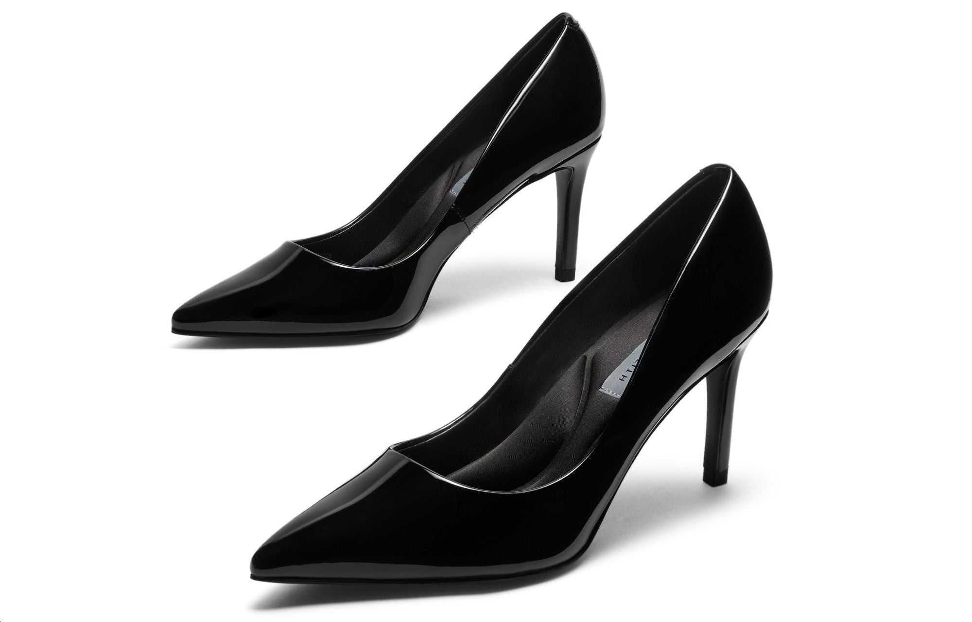 حذاء نسائي High Heels بمقدمة مدببة وجلد لامع CHARLES & KEITH.