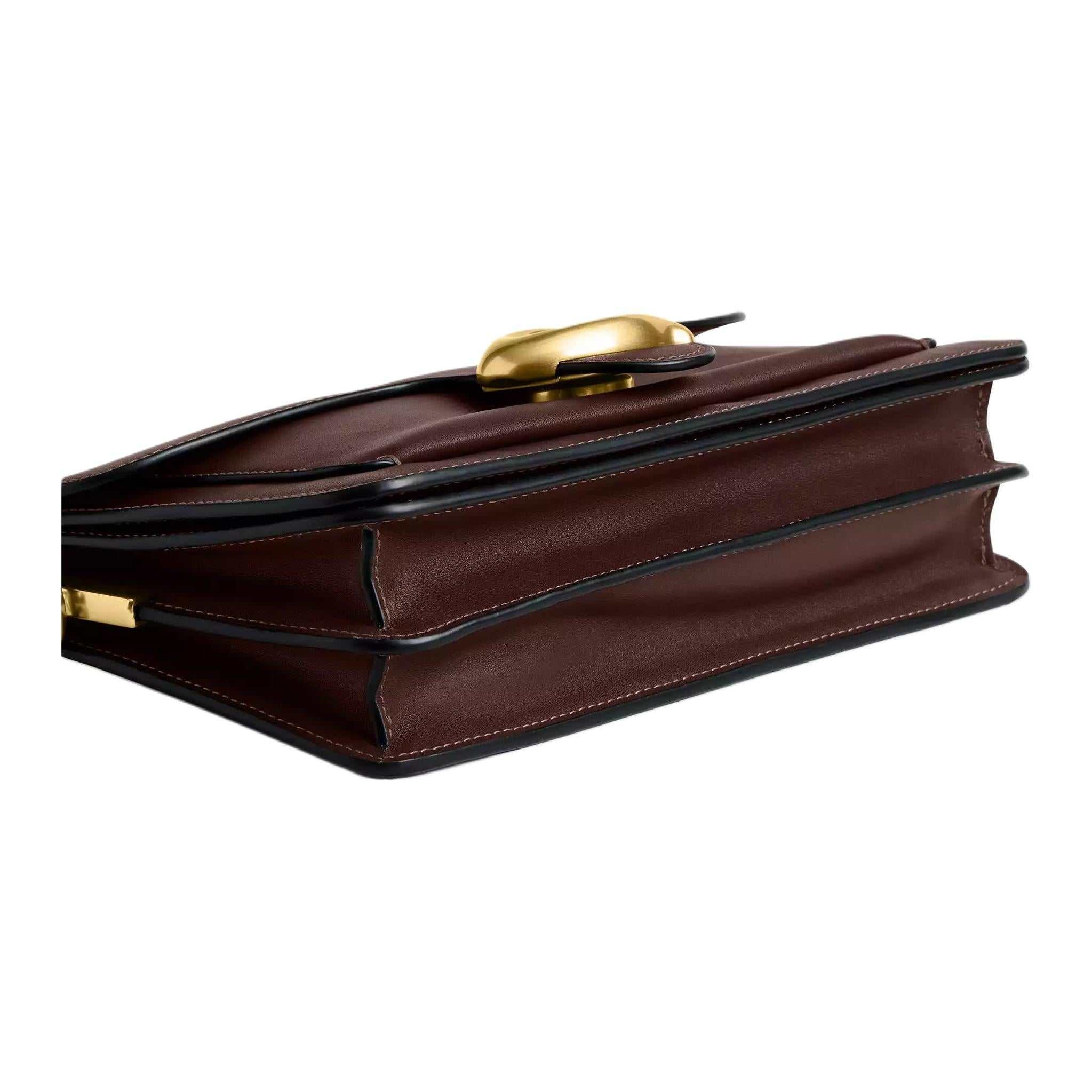 أناقة كلاسيكية بلون الـ Dark Cherry الغني.. حقيبة Coach Tabby 26 الفاخرة ✨.