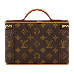 حقيبة مكياج Louis Vuitton Vanity Case بنقشة Monogram الأيقونية.