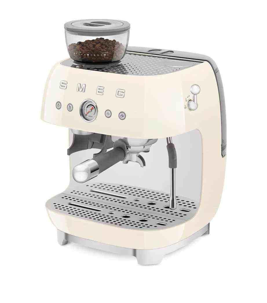ماكينة اسبريسو SMEG Espresso Machine بمطحنة مدمجة وتصميم كلاسيكي.