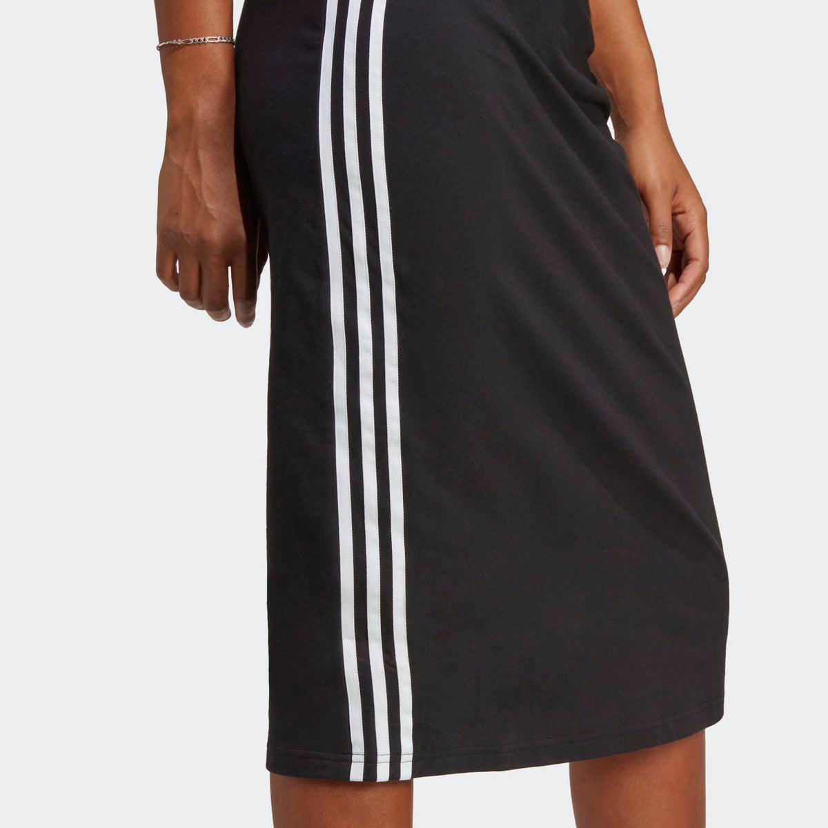 فستان adidas نسائي رياضي أنيق أسود - رفعة
