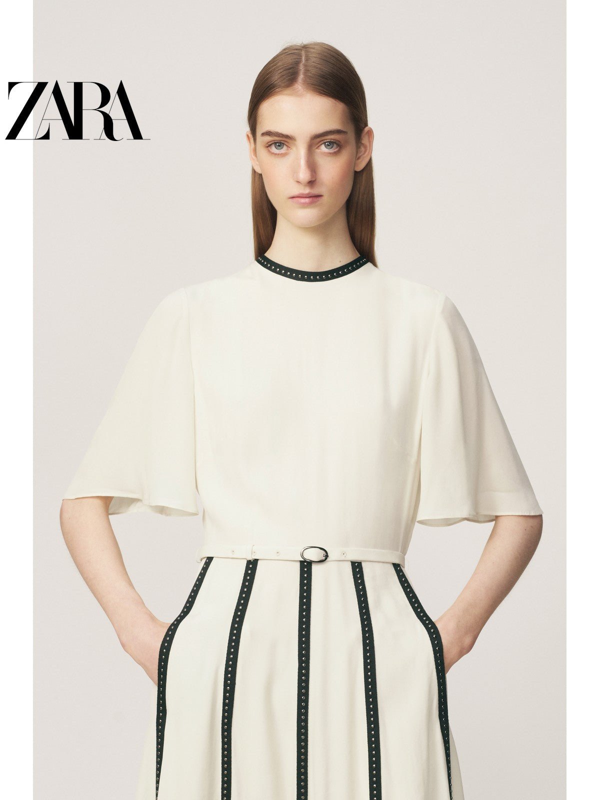 فستان ZARA نسائي أنيق أوف وايت بتفاصيل سوداء - رفعة