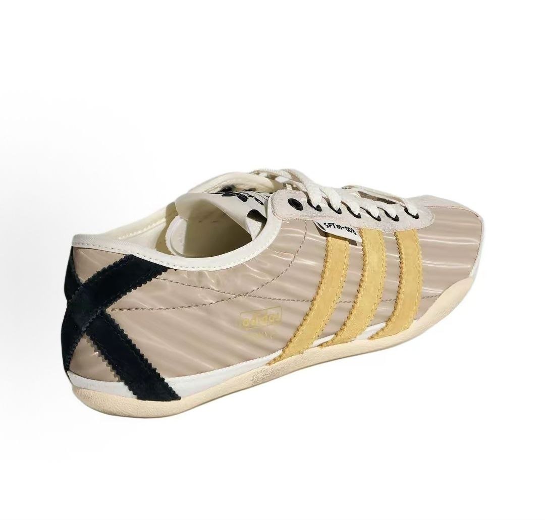 حذاء adidas x SFTM الرياضي باللون البيج أصلي 100% - رفعة