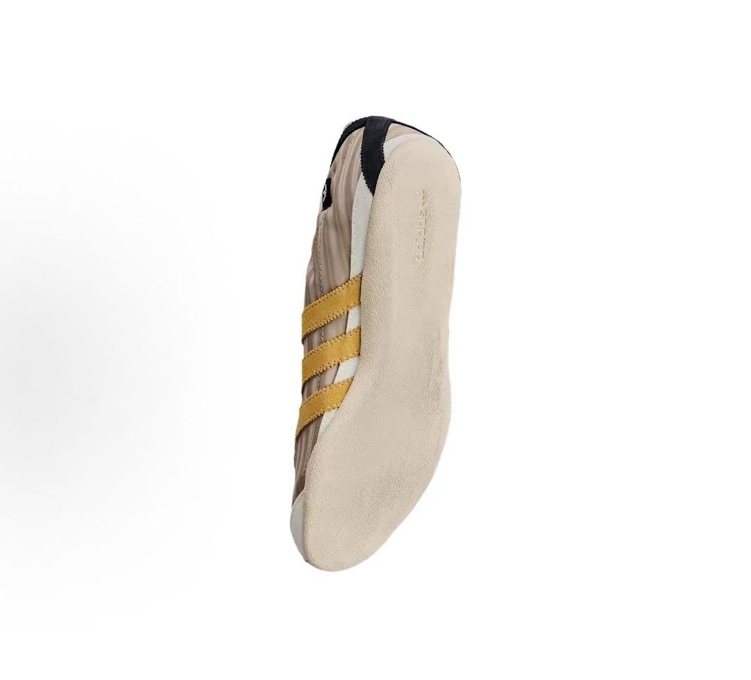 حذاء adidas x SFTM الرياضي باللون البيج أصلي 100% - رفعة