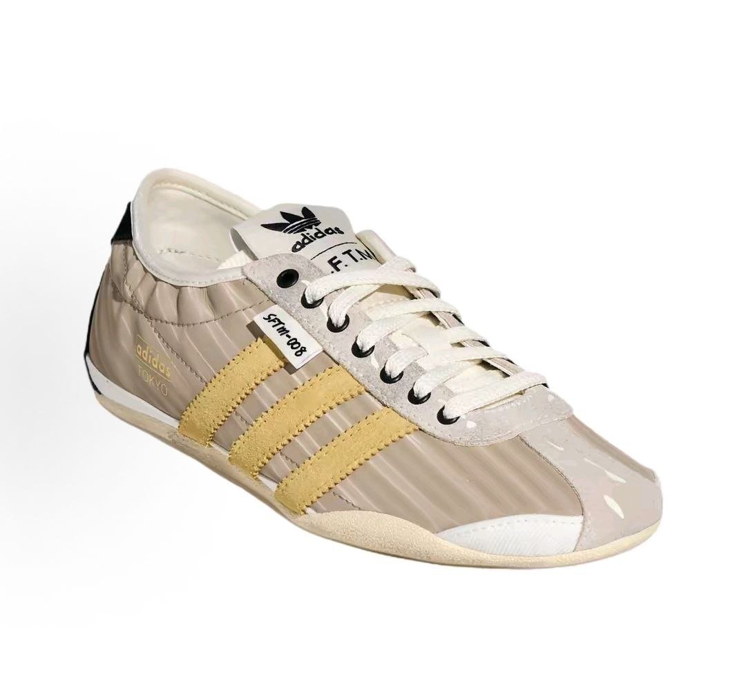حذاء adidas x SFTM الرياضي باللون البيج أصلي 100% - رفعة