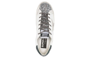 حذاء Golden Goose رياضي نسائي أبيض بجليتر فضي - رفعة