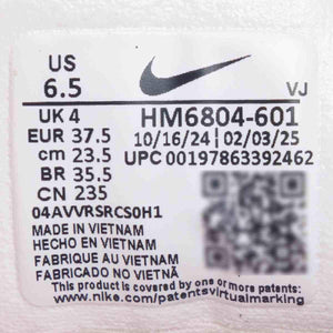 Highlighting the authenticity details of Nike Shoes and حذاء نايك الأصلي، مع روعة شوز نايك وتفاصيل حذاء Nike Vomero 18 للجري للنساء لون وردي ناعم ولمسات nike schuhe.