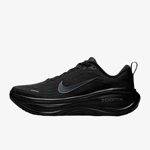 Experience everyday comfort with Nike Shoes and حذاء نايك الأصلي، مما يقدم أفضل خيارات شوز نايك مع حذاء Nike Vomero Plus للجري على الطرق للنساء وتصاميم nike schuhe.