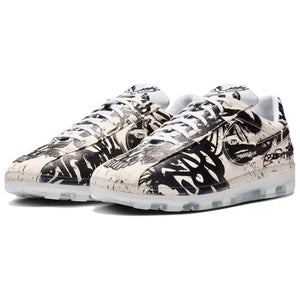 Discover the dynamic perspective of شوز نايك مثل Nike Shoes الفريدة، مع تفاصيل حذاء نايكي جرافيتي أسود وأبيض | Nike Graffiti Black & White وجودة حذاء نايك الأصلي ضمن تشكيلة nike schuhe.