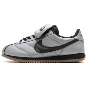 When looking for classic styles, Nike Shoes feature the amazing حذاء Cortez LEATHER رمادي فضي أسود مع روعة حذاء نايك الأصلي للوثوقية، إلى جانب تصاميم شوز نايك ومواصفات nike schuhe.