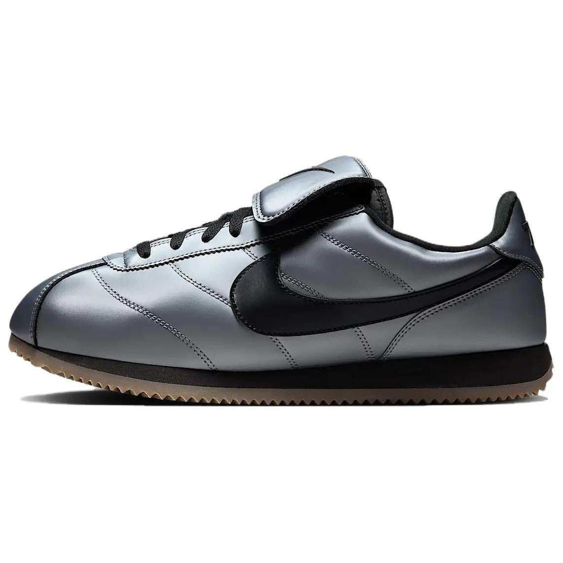 Experience everyday comfort with Nike Shoes and حذاء نايك الأصلي، مما يقدم أفضل خيارات شوز نايك مع حذاء Cortez LEATHER رمادي فضي أسود وتصاميم nike schuhe.