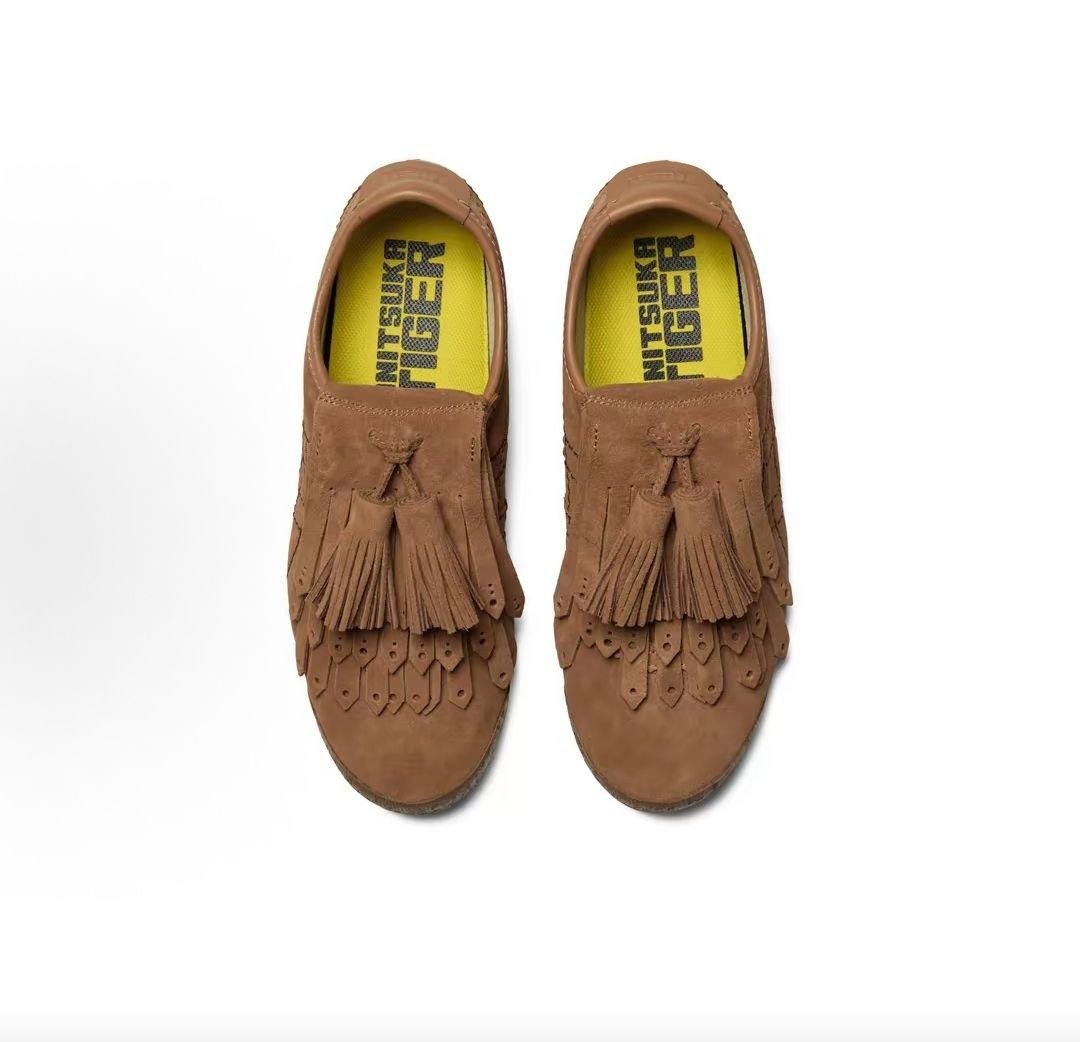 حذاء Onitsuka Tiger رياضي مريح من الشمواه البني بشرّابات - رفعة