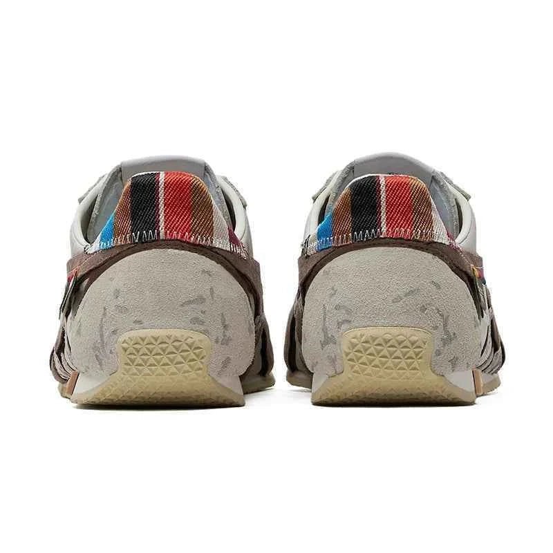 حذاء Onitsuka Tiger x PandaPrank كاجوال بيج وبني.