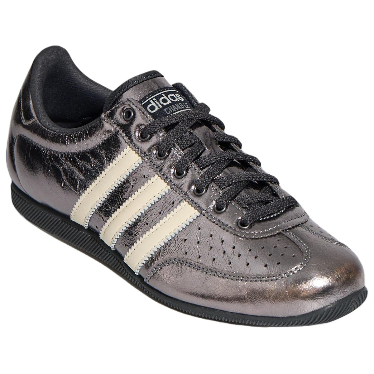 حذاء رياضي أصلي adidas Changle بلون رمادي ميتالك - رفعة