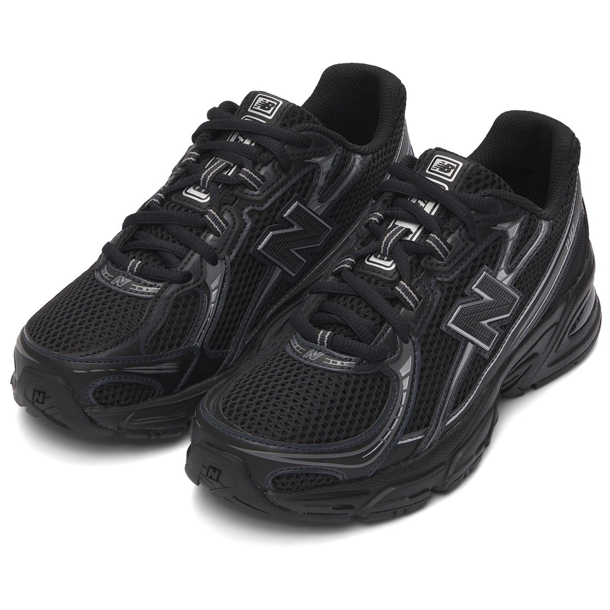 حذاء رياضي New Balance 740 باللون الأسود الكامل - رفعة