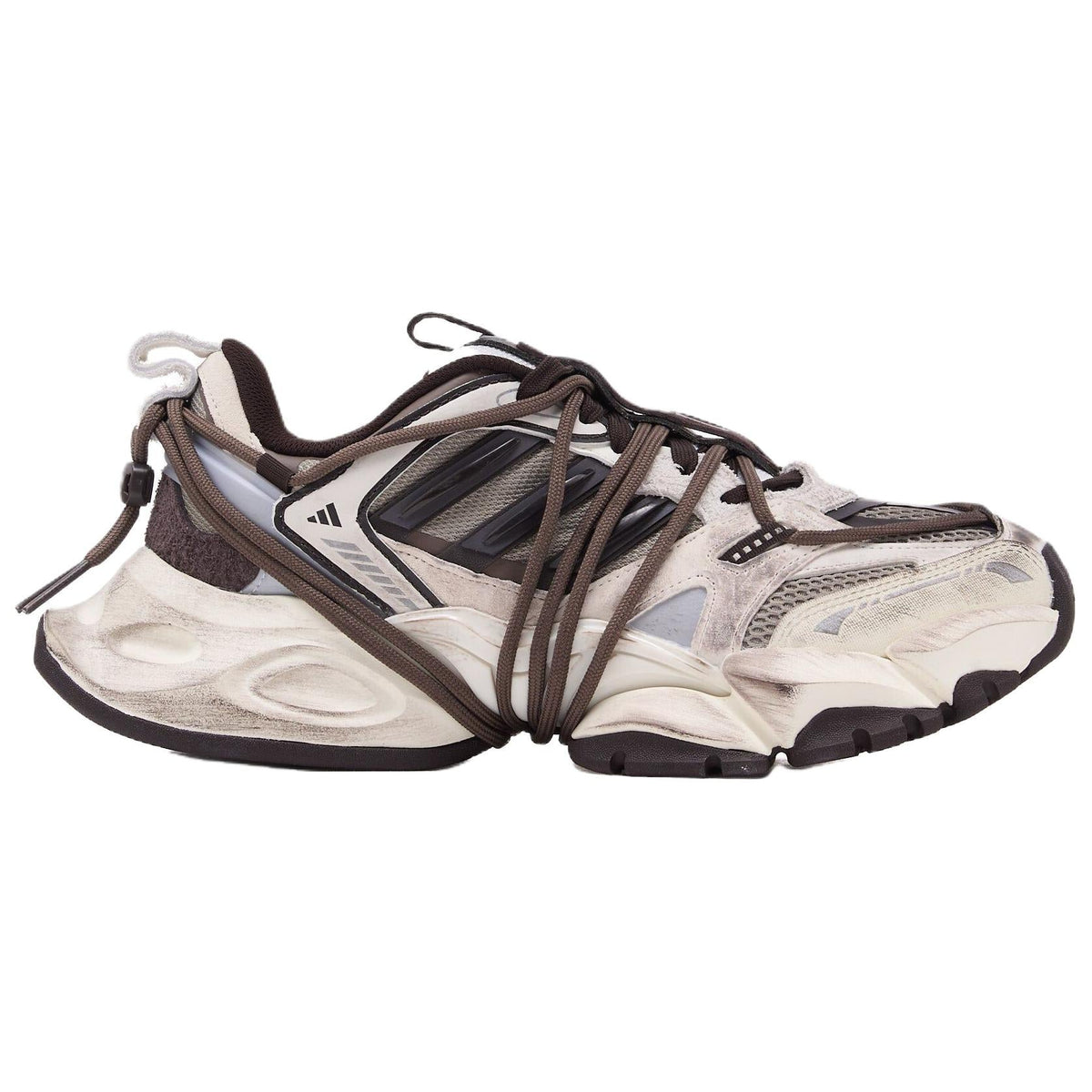 حذاء اديداس XLG Runner Deluxe 2.0 رمادي وأبيض وأسود من الجانب