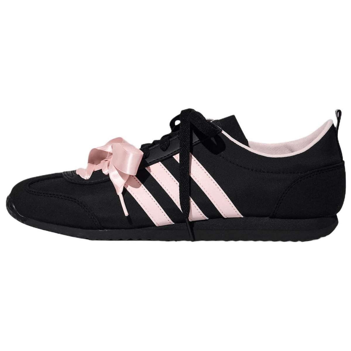 حذاء Sneakers أسود بفيونكة Pink ستان أنيقة.