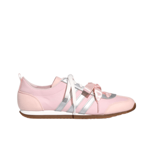 حذاء Sneakers نسائي وردي بفيونكة Satin وتفاصيل Silver.
