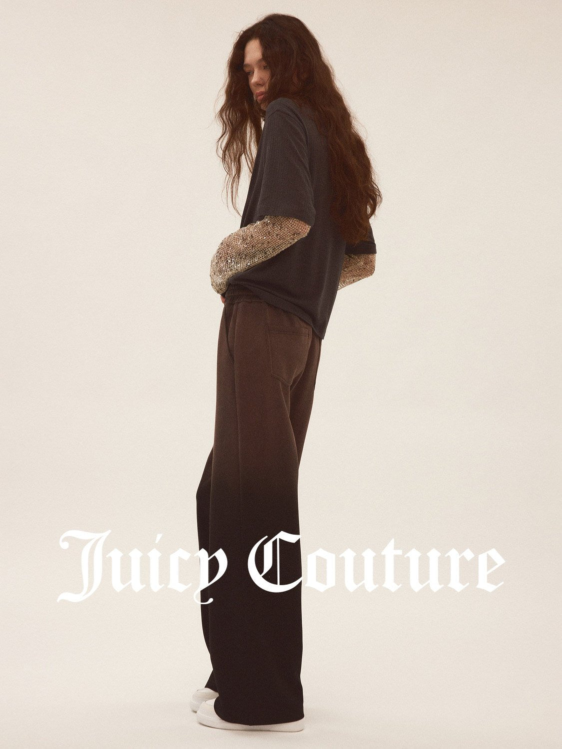 قميص نسائي محبوك بمظهر قطعتين وترتر وشبك Juicy Couture رمادي - رفعة
