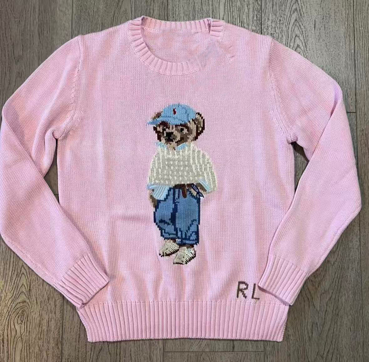 كنزة نسائية محبوكة من القطن مطرزة Bear AW25 بياقة دائرية وأكمام طويلة - رفعة