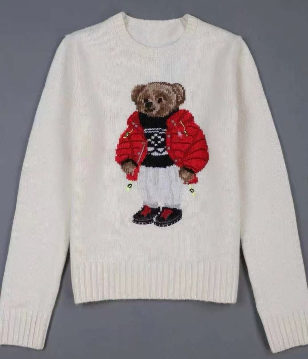 كنزة نسائية محبوكة من القطن مطرزة Bear AW25 بياقة دائرية وأكمام طويلة - رفعة