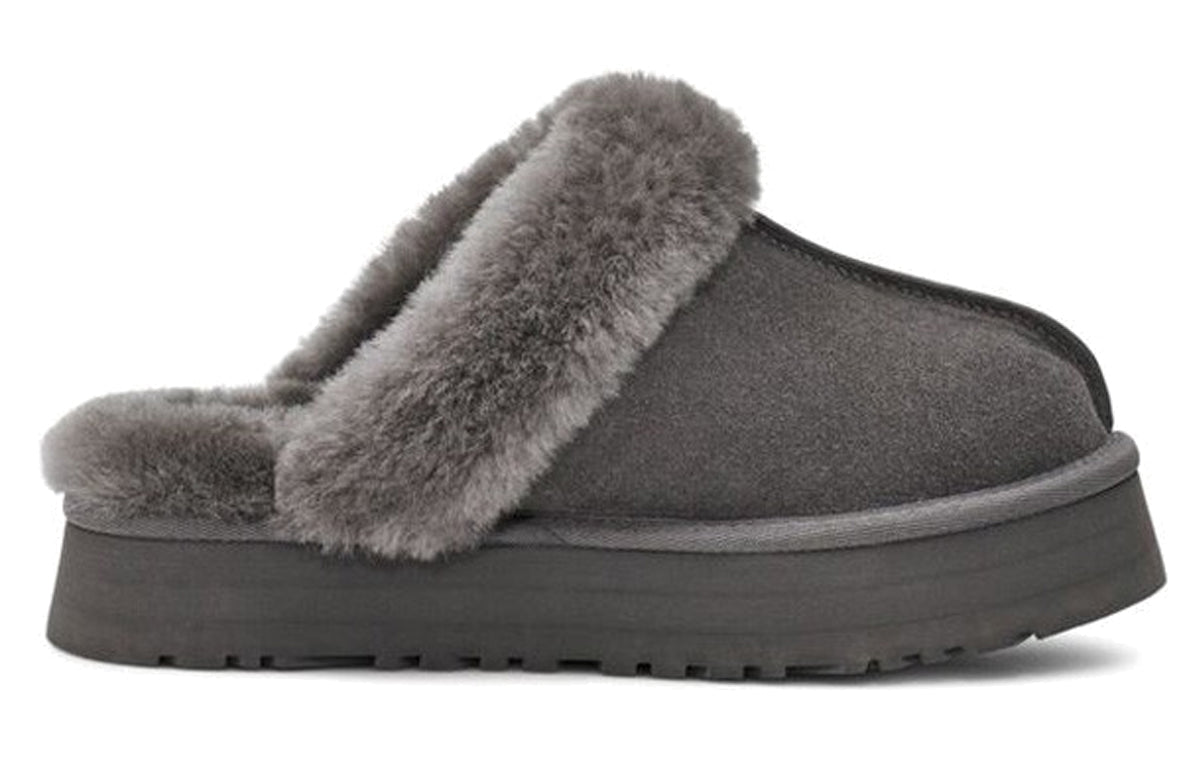 شبشب منزلي بتصميم UGG Disquette باللون الرمادي من الجانب