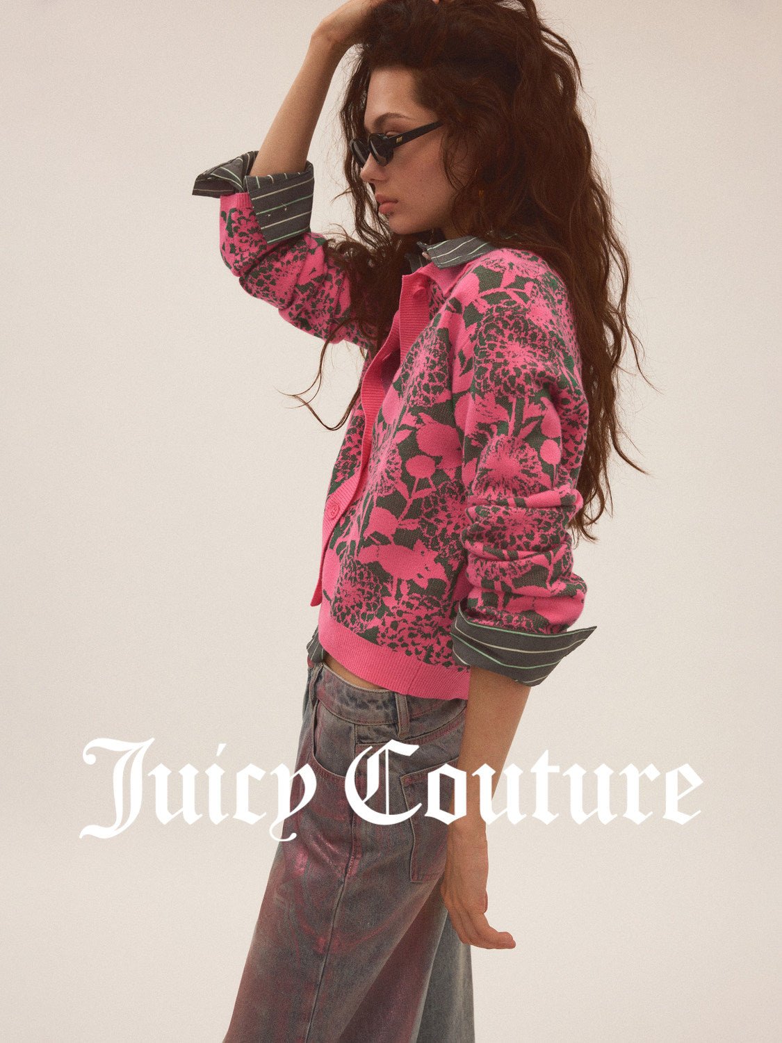 سترة نسائية محبوكة Juicy Couture بياقة ونقشة زهور أحمر وردي - رفعة