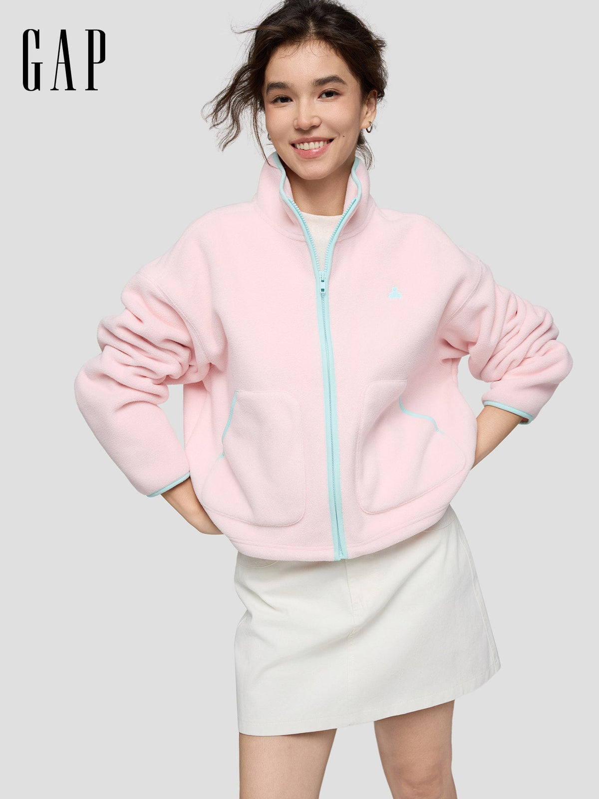 سترة نسائية مطرزة بياقة واقفة Gap 2SS623036 - رفعة