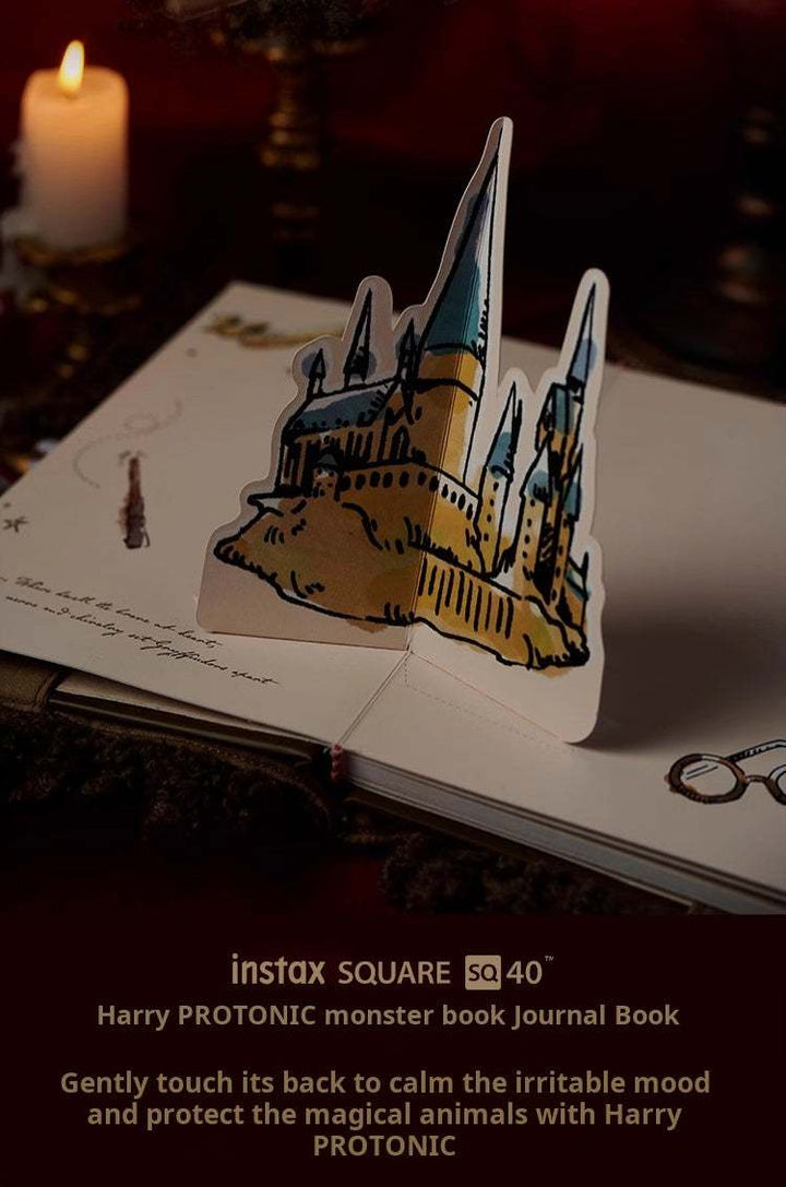 كتاب سحري وهالة قلعة هوجوورتس بتصميم هاري بوتر