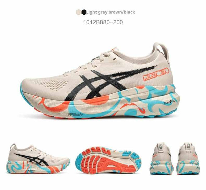 حذاء رياضي ASICS GEL-KAYANO 31 TOKYO بلون رمادي فاتح مع تفاصيل سوداء، يتميز بتقنيات FF BLAST™ وPureGEL™ للراحة والثبات التكيّفي.