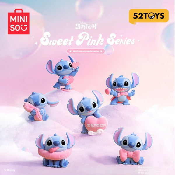 MINISO مجسمات ستيتش الوردي اللطيف  Blind Box من MINISO × 52TOYS تظهر مجسمات ستيتش بتصاميم وردية دافئة ومحببة.
